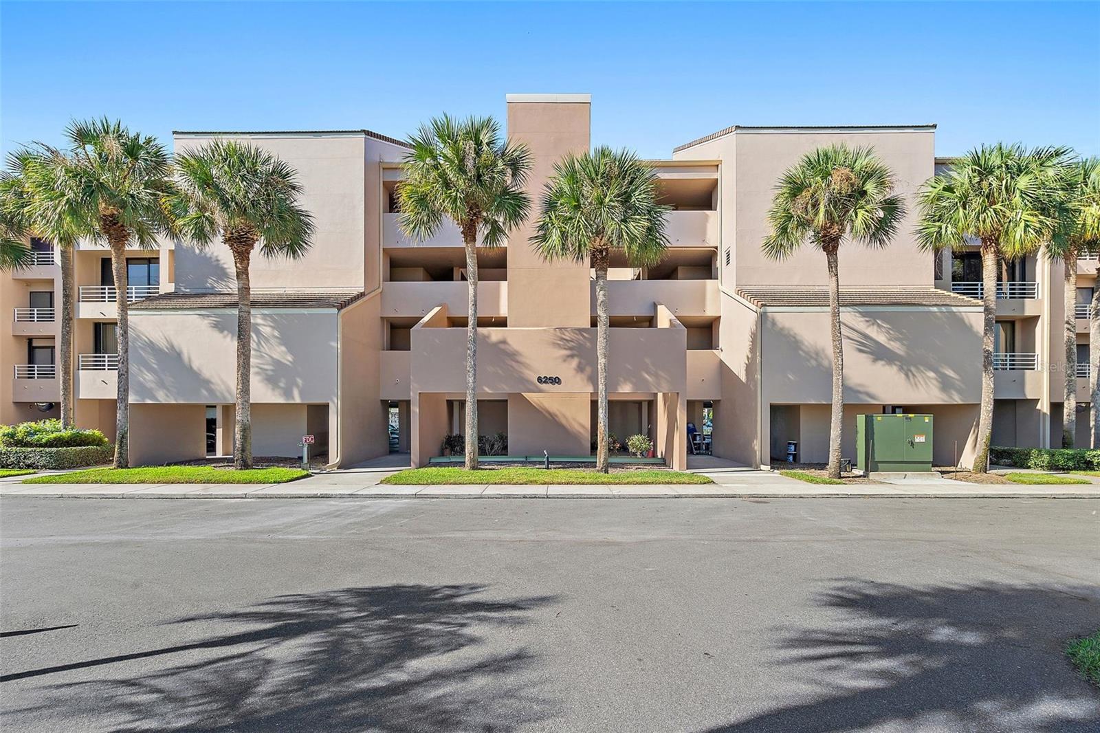 KIPPS COLONY AT PASADENA YACHT/CNTRY CLUB - Residential