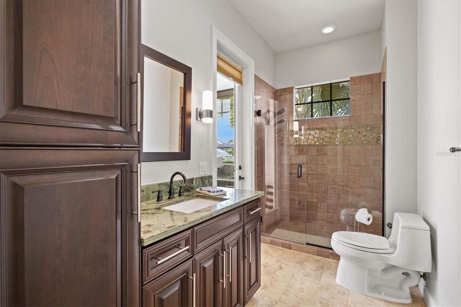 HARBOUR WALK - Residential