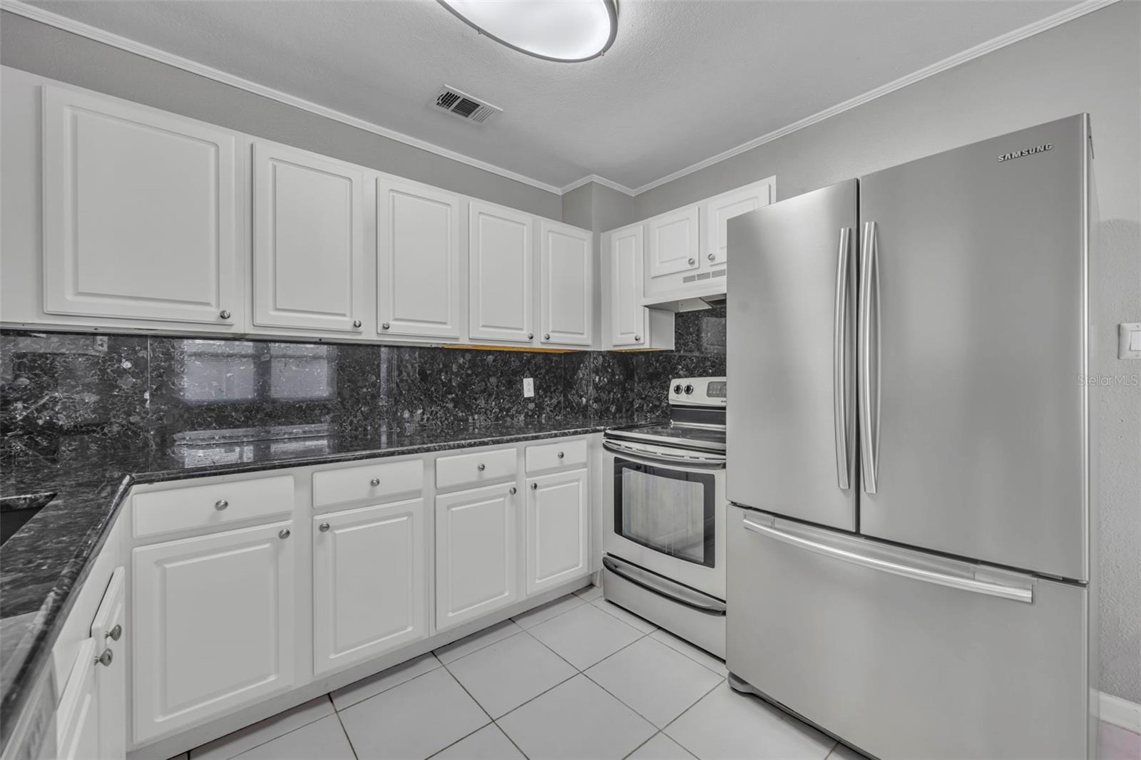 COLONIAL GROVE ESTATES - Residential Lease