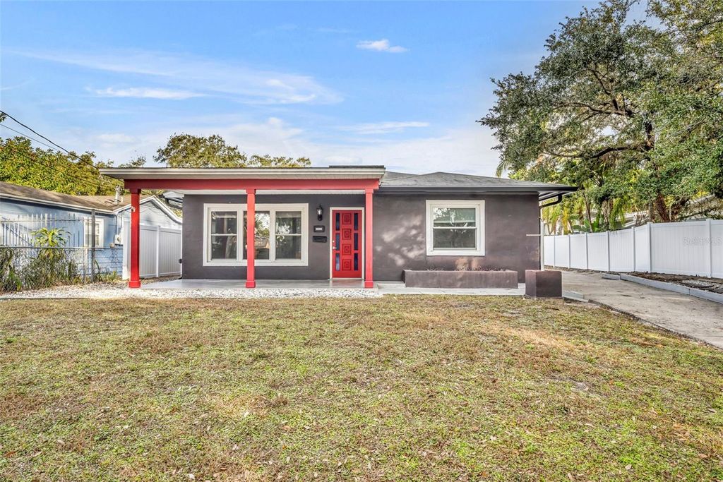 Photo of 1811 Park Lake Street, Orlando, FL 32803 (MLS # O6372029)