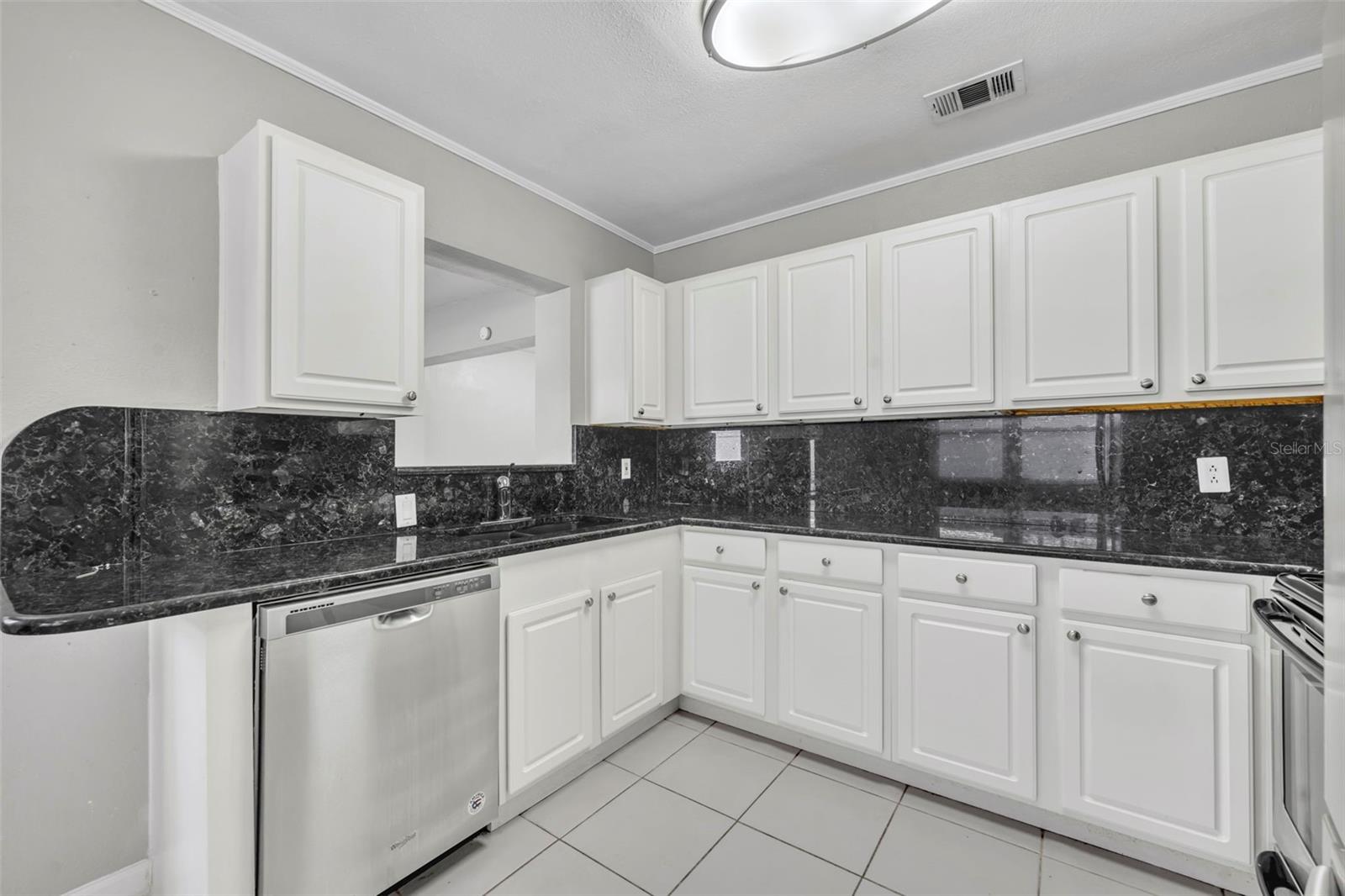 COLONIAL GROVE ESTATES - Residential Lease