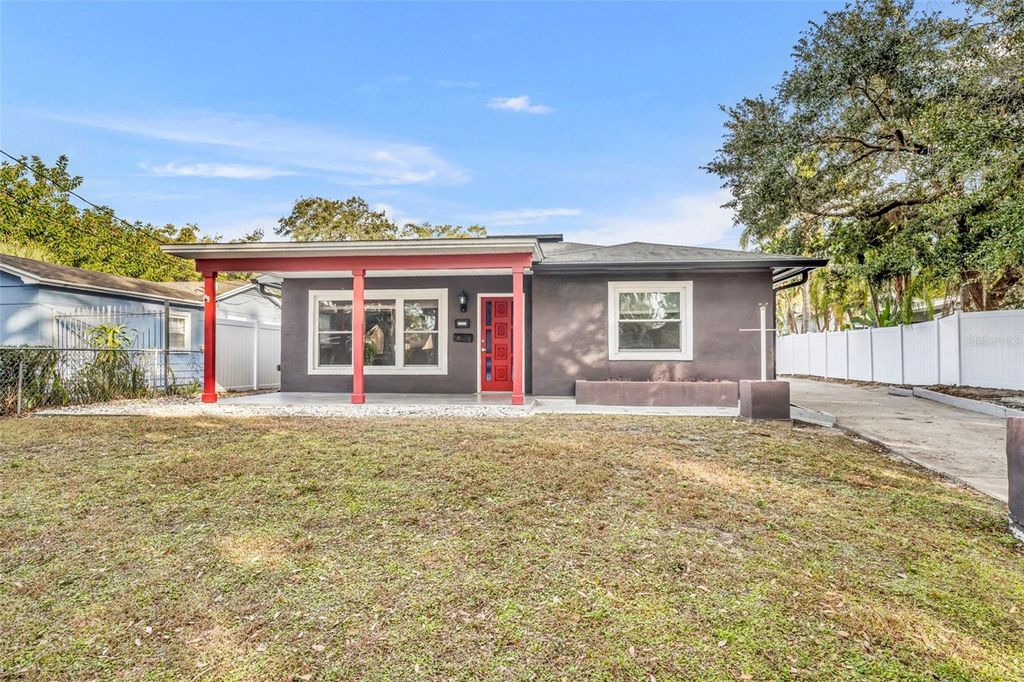 Photo of 1811 Park Lake Street, Orlando, FL 32803 (MLS # O6372029)