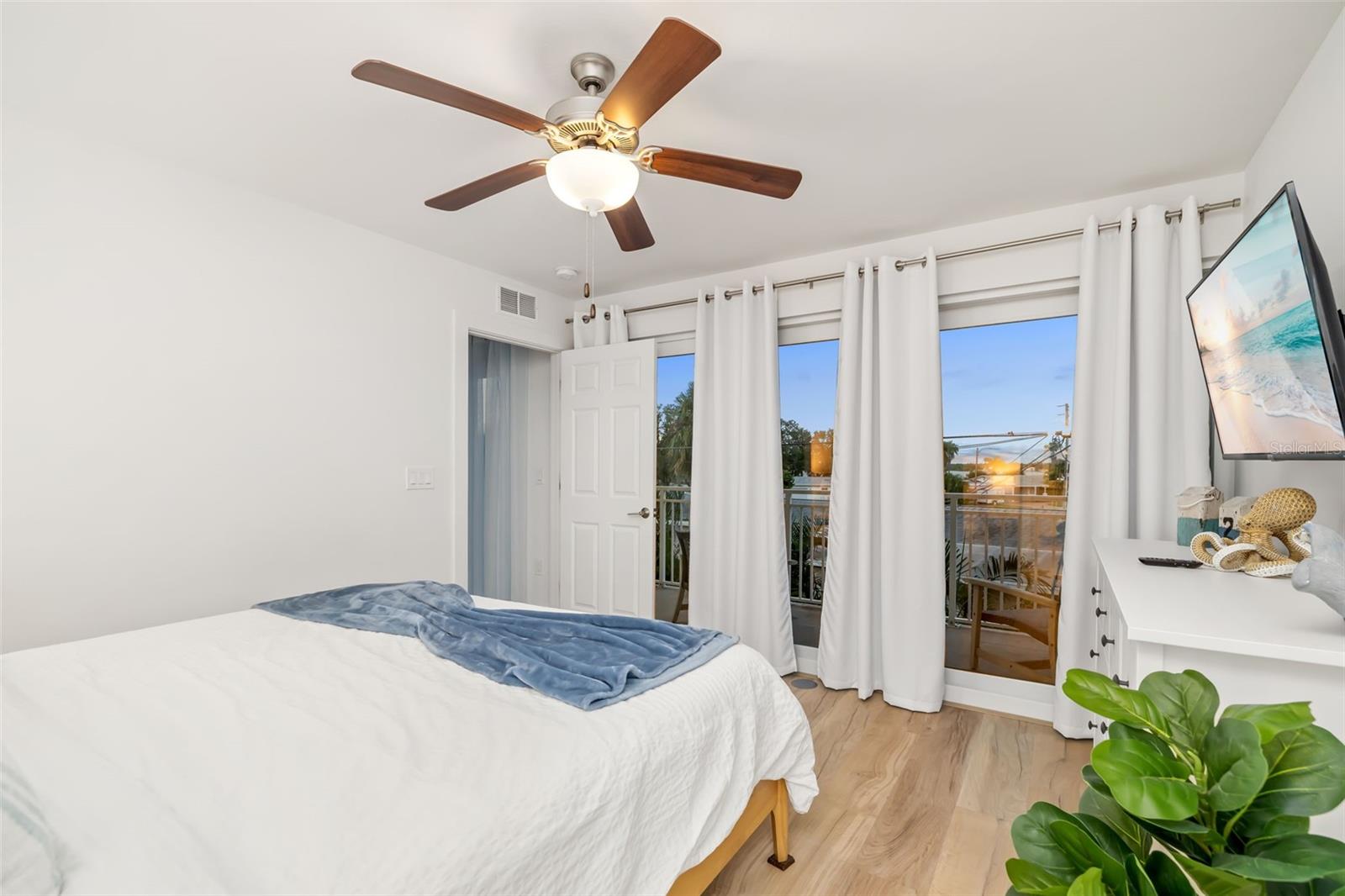 MADEIRA DEL MAR CONDO - Residential