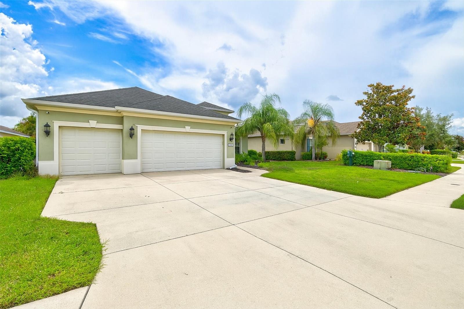 12046 FOREST PARK CIRCLE