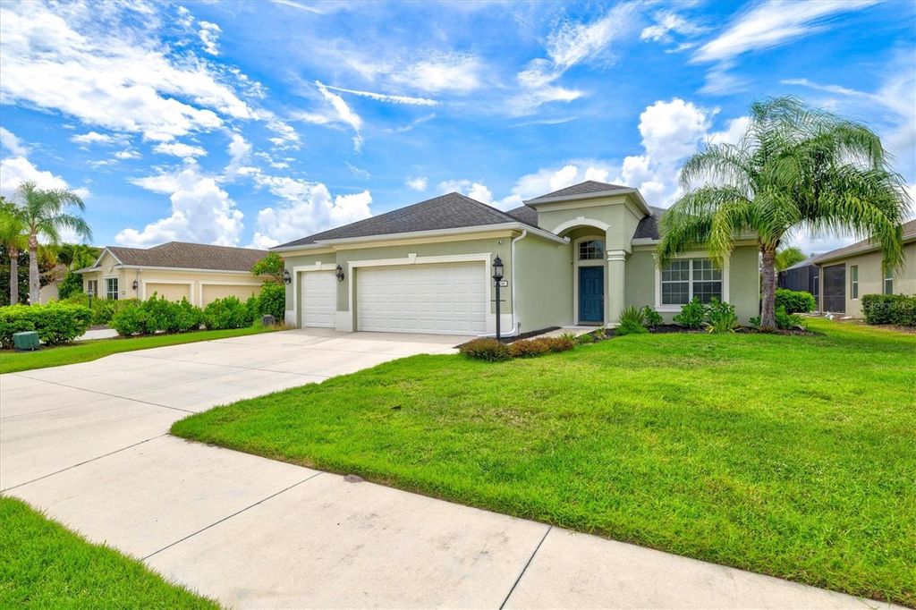 Photo of 12046 Forest Park Circle, Bradenton, FL 34211 (MLS # A4659247)