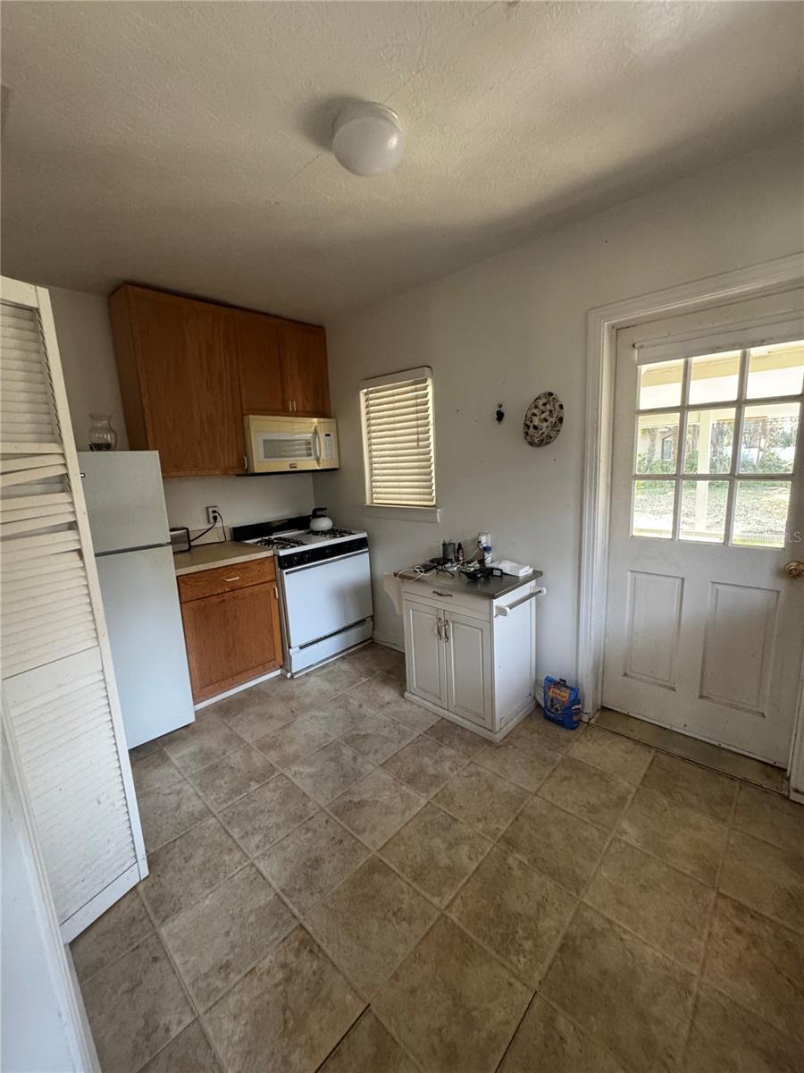 PITZER & NELSONS BLK 01 HILLMANS NEW SMYRNA - Residential