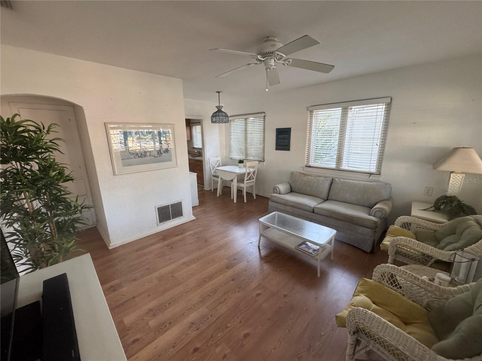 PITZER & NELSONS BLK 01 HILLMANS NEW SMYRNA - Residential