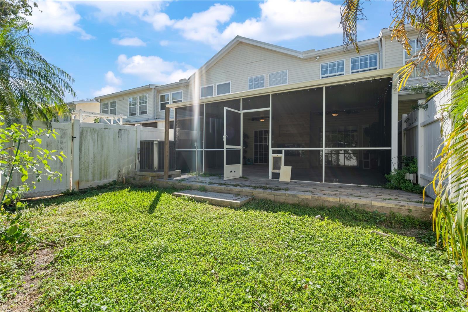 914 WOODBRIDGE COURT
