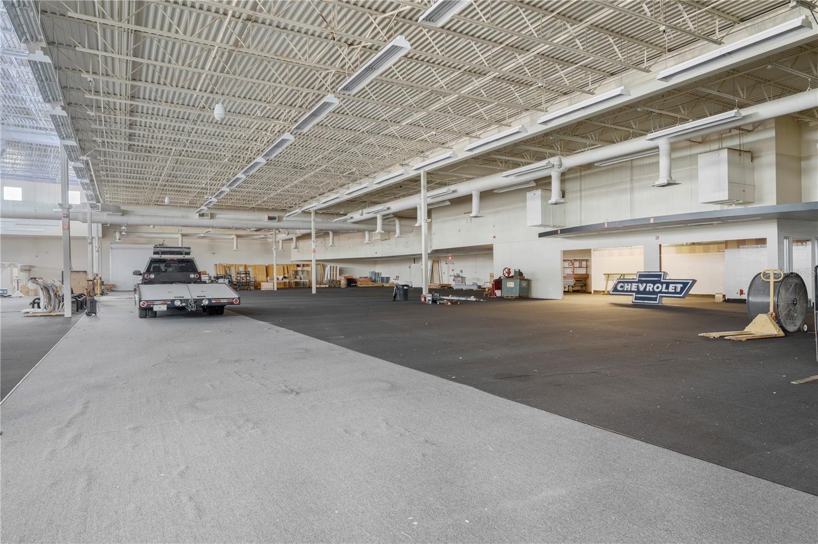 SEMINOLE LAKES PLAZA - Commercial Sale