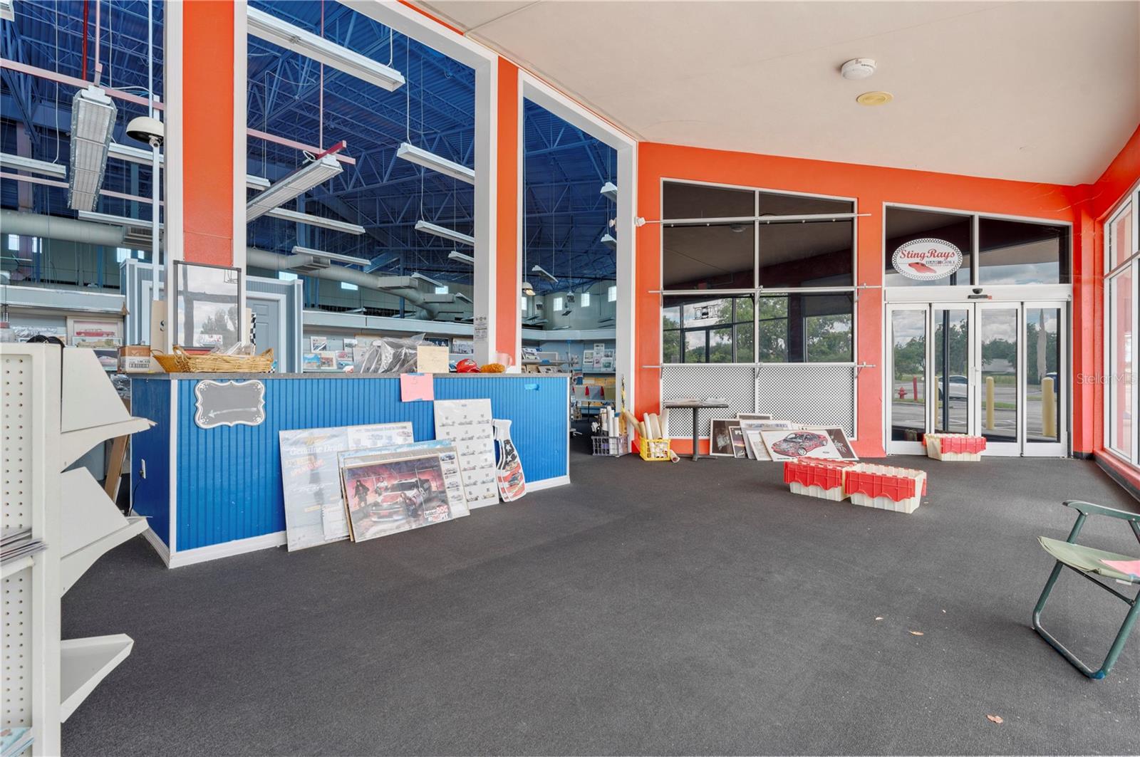 SEMINOLE LAKES PLAZA - Commercial Sale