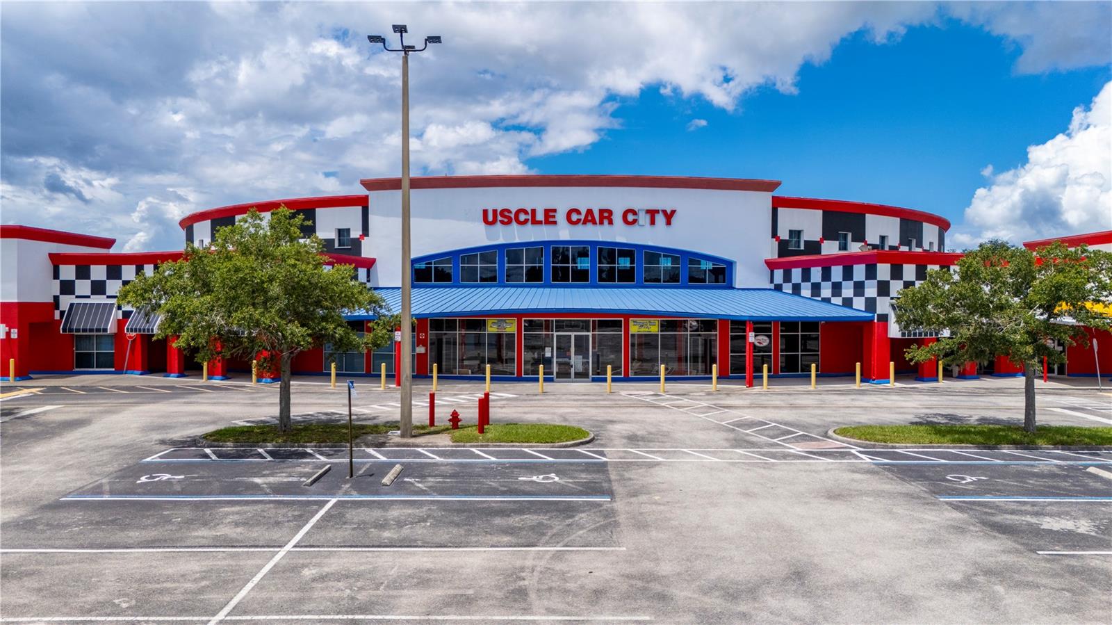 SEMINOLE LAKES PLAZA - Commercial Sale