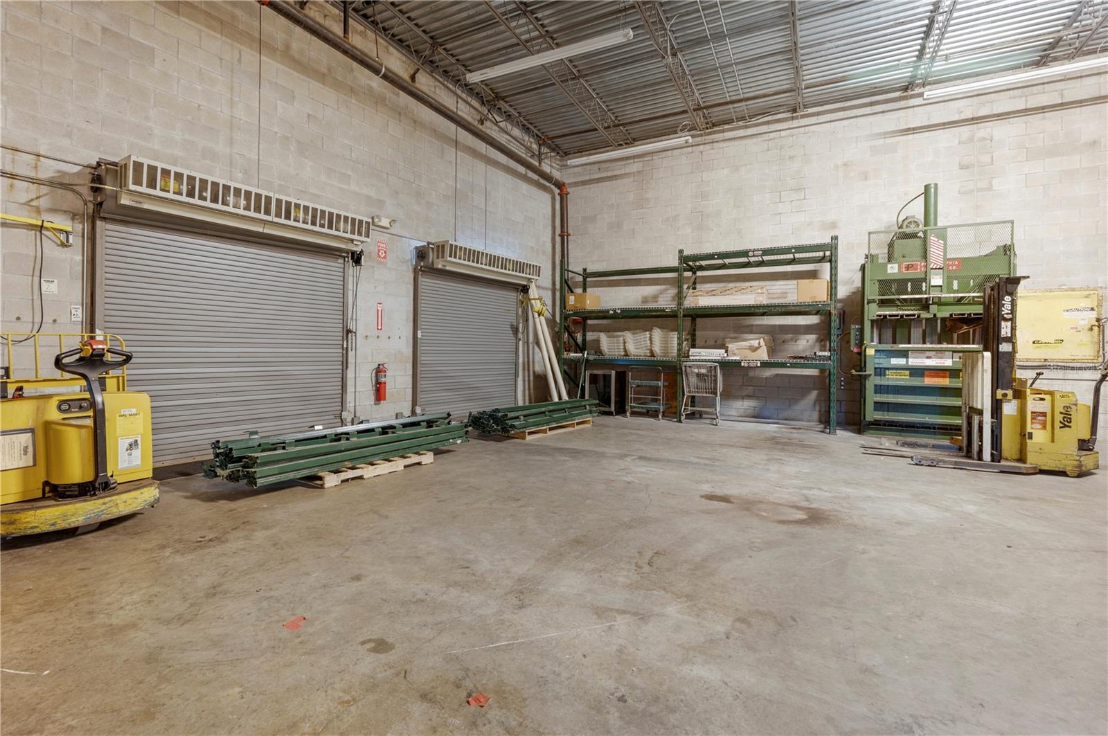 SEMINOLE LAKES PLAZA - Commercial Sale