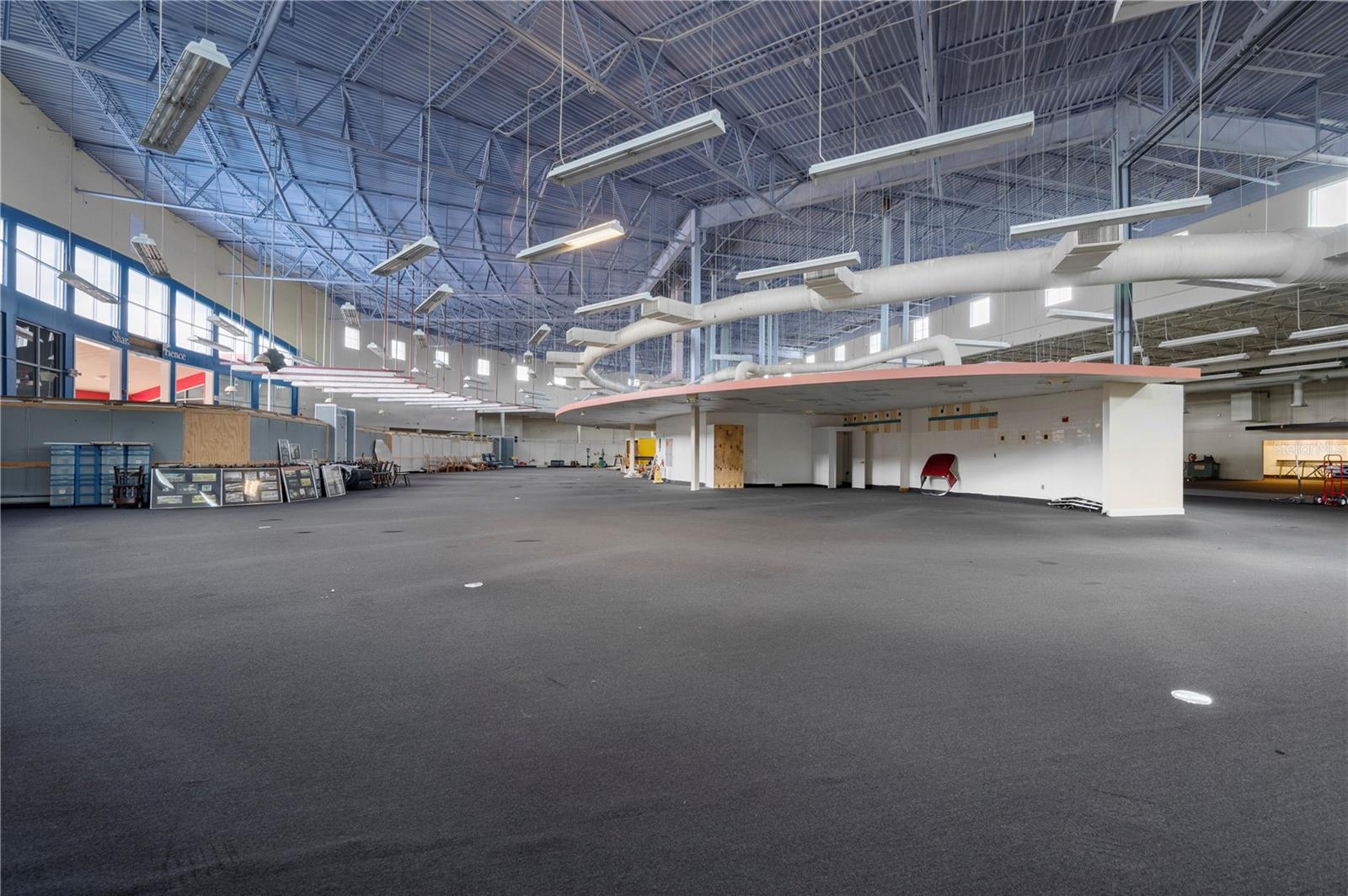 SEMINOLE LAKES PLAZA - Commercial Sale