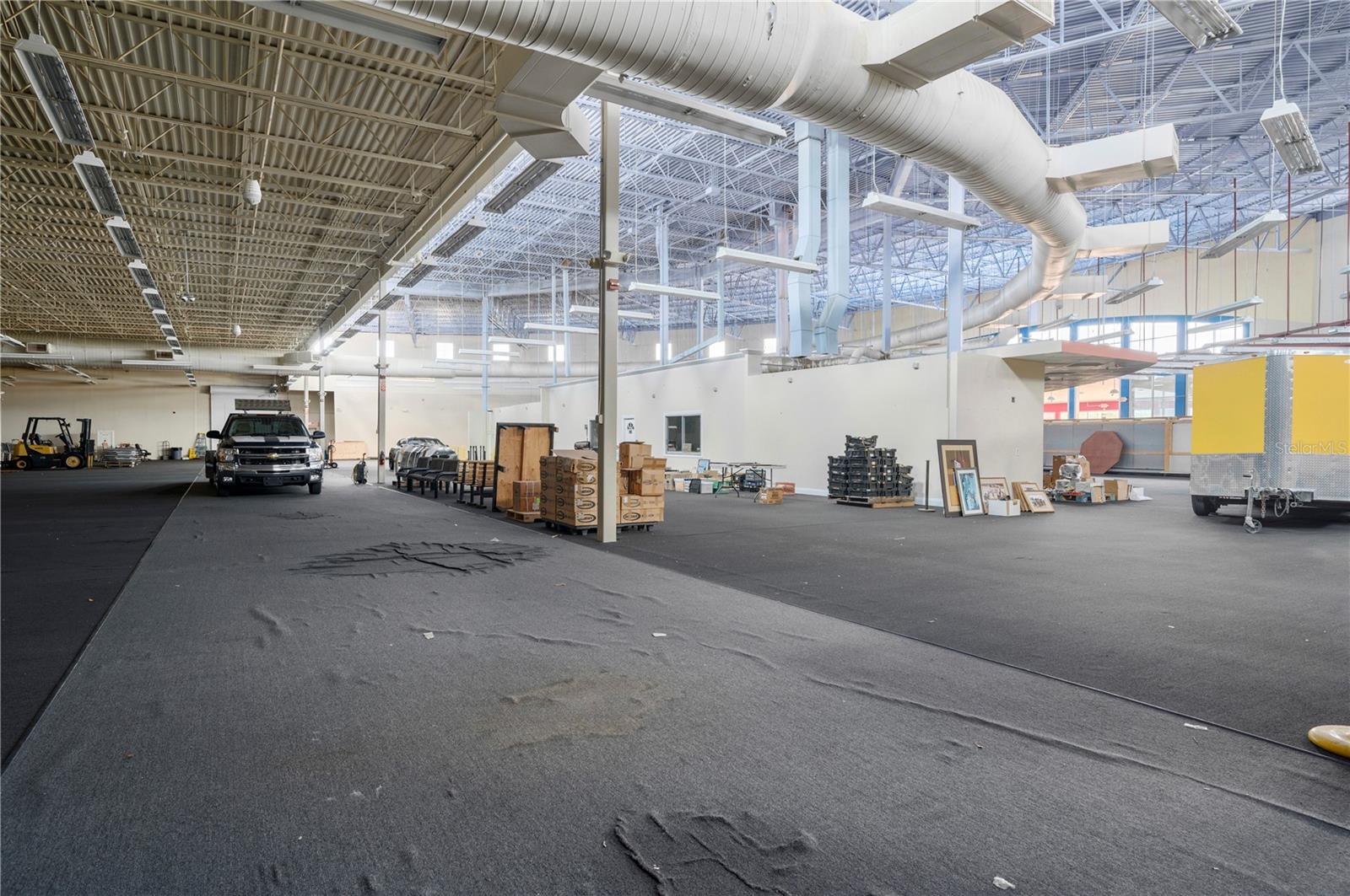 SEMINOLE LAKES PLAZA - Commercial Sale