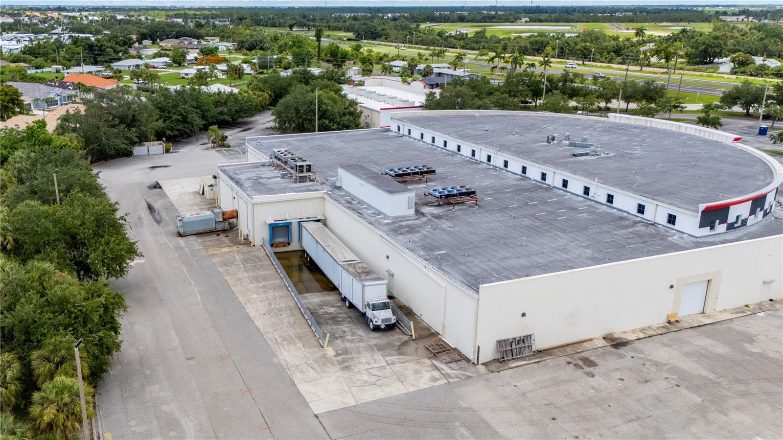 SEMINOLE LAKES PLAZA - Commercial Sale