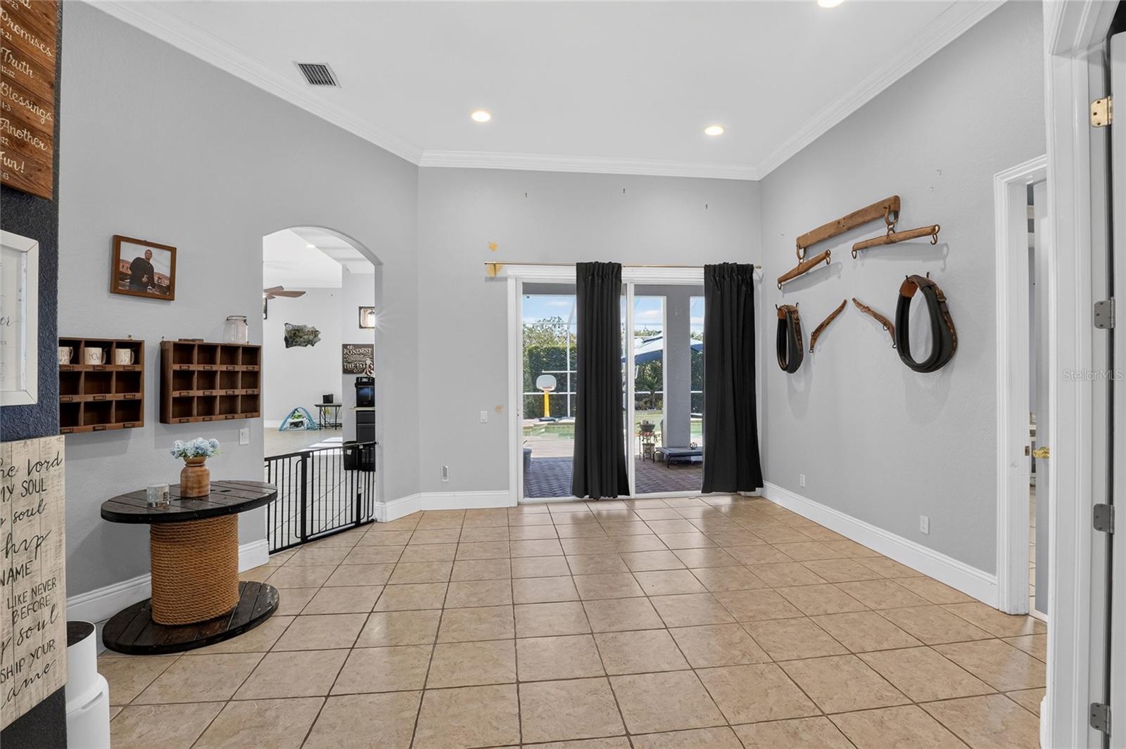 2325 CHESTERFIELD CIRCLE