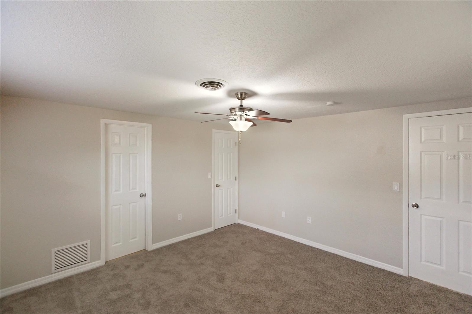 SOUTH VENICE - Residential