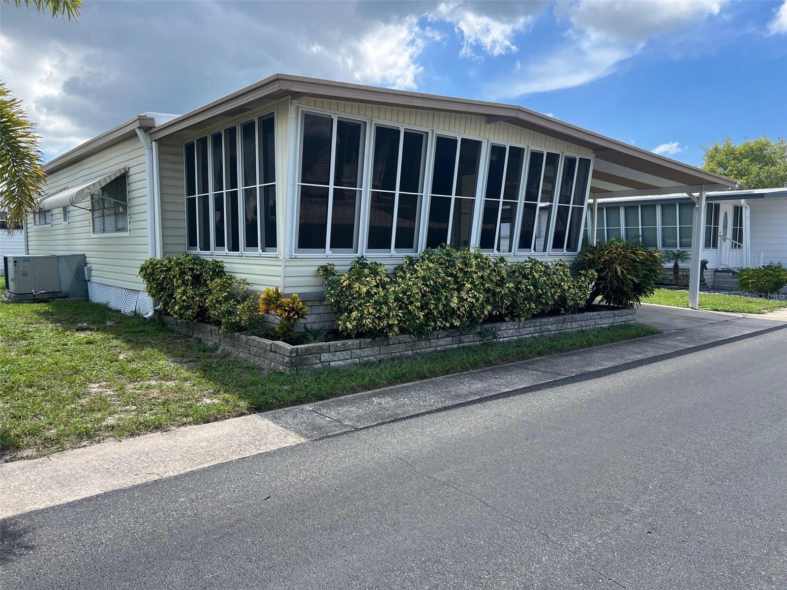 19 PINDO PALM STREET W