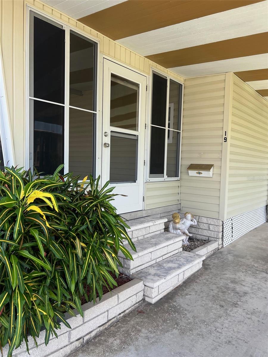 19 PINDO PALM STREET W
