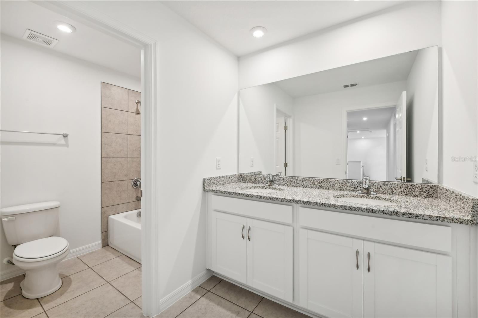 GROVES AT GRAND ISLAND - Residential