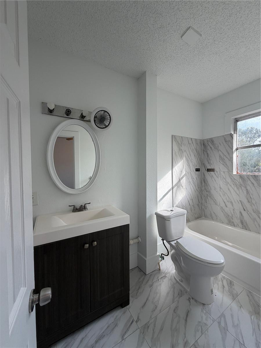 AMARYLLIS PARK - Residential Lease