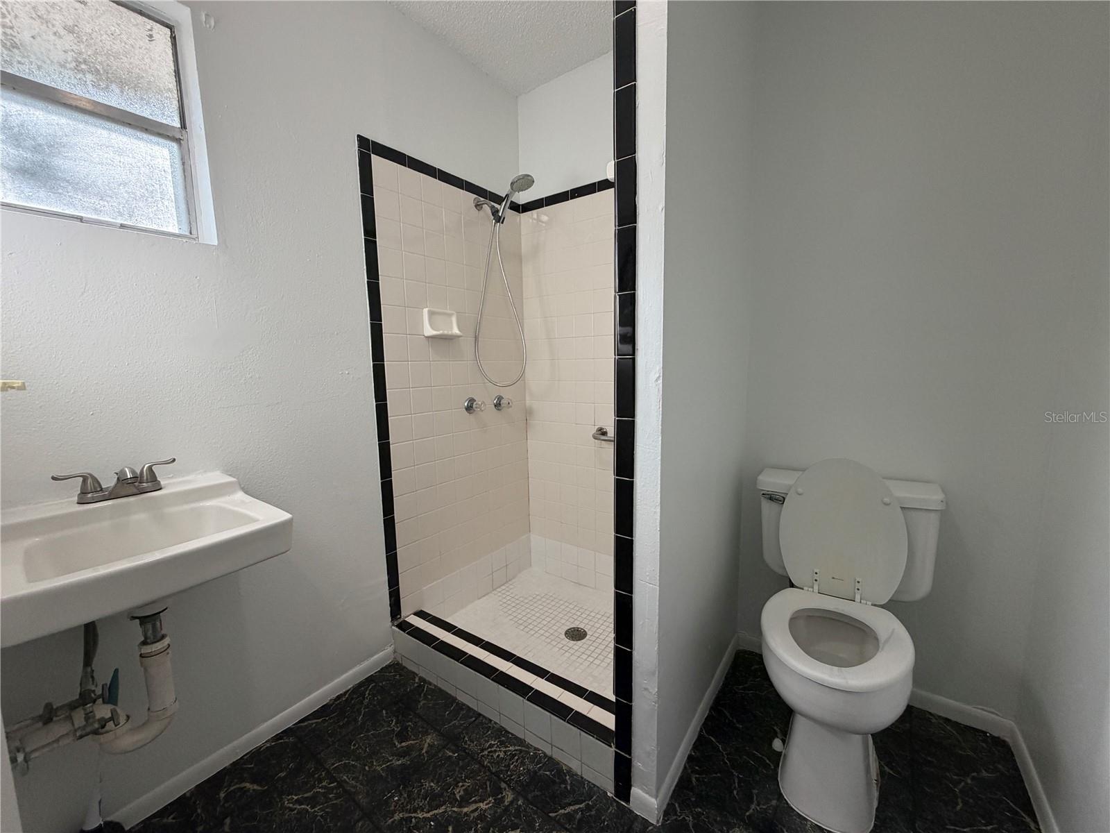 AMARYLLIS PARK - Residential Lease