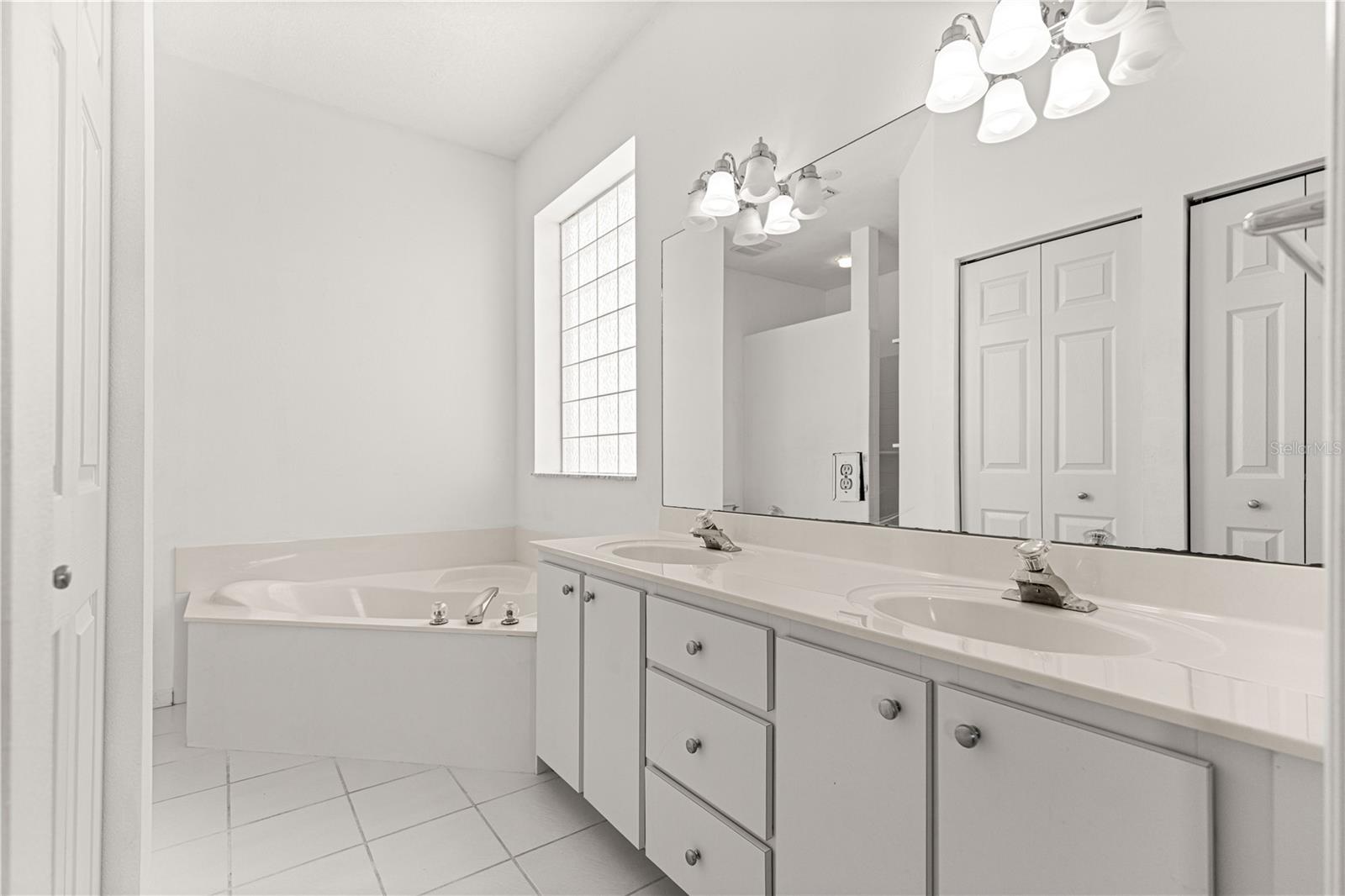 OCALA PALMS UN 06 - Residential