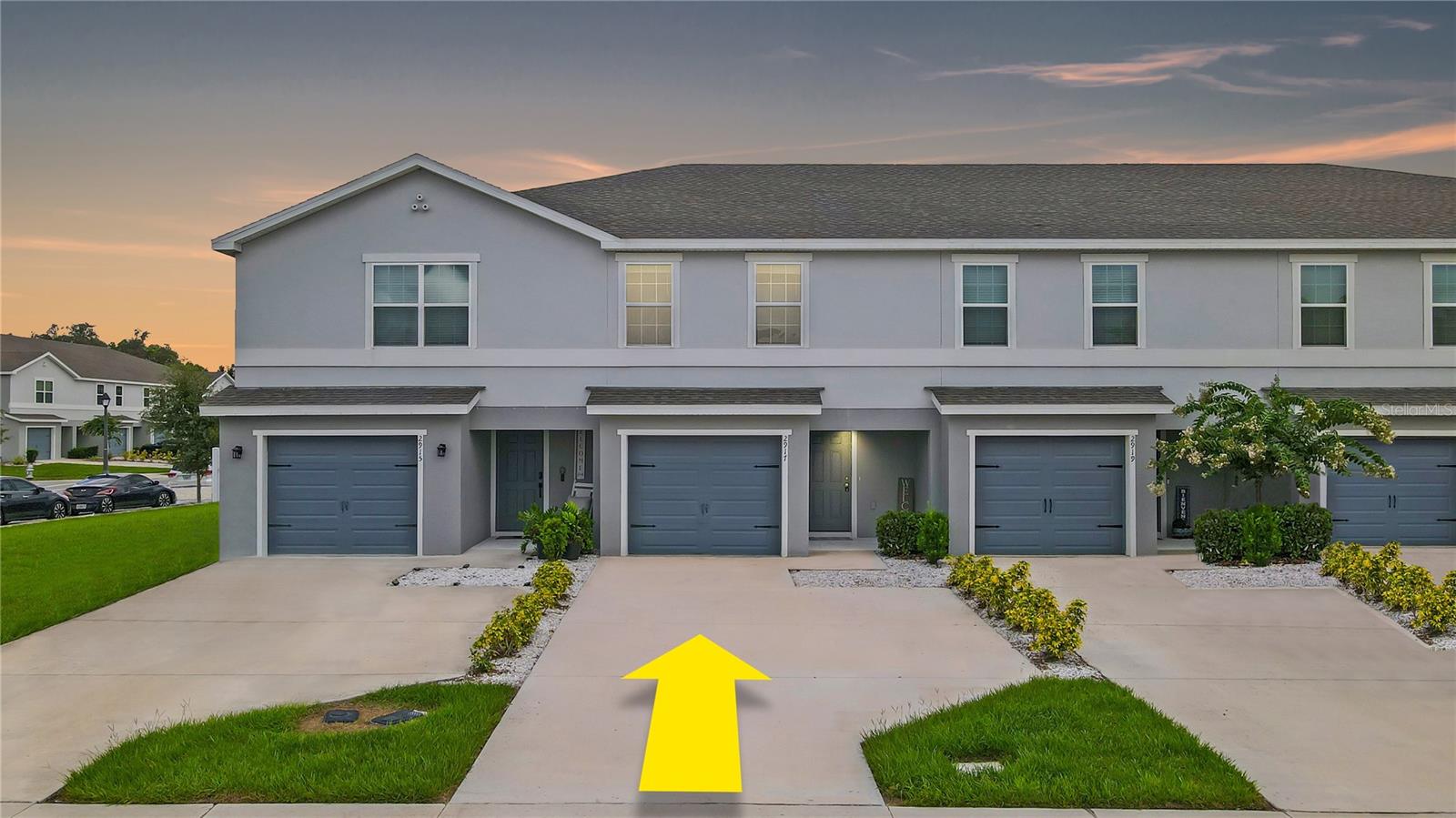 Photo 2 of 29 of 2917 FIELDWOOD CIRCLE townhome