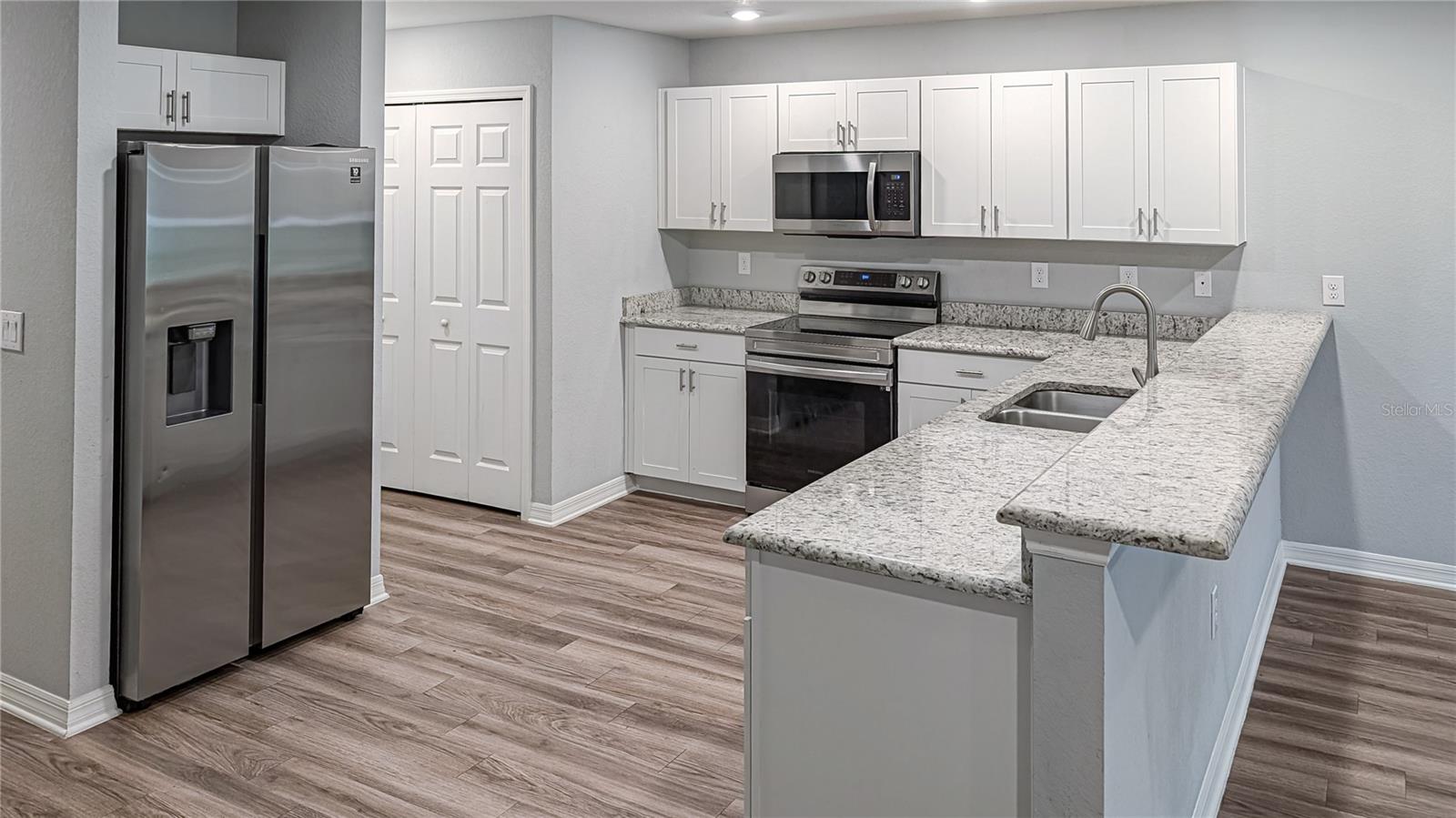 Photo 8 of 29 of 2917 FIELDWOOD CIRCLE townhome