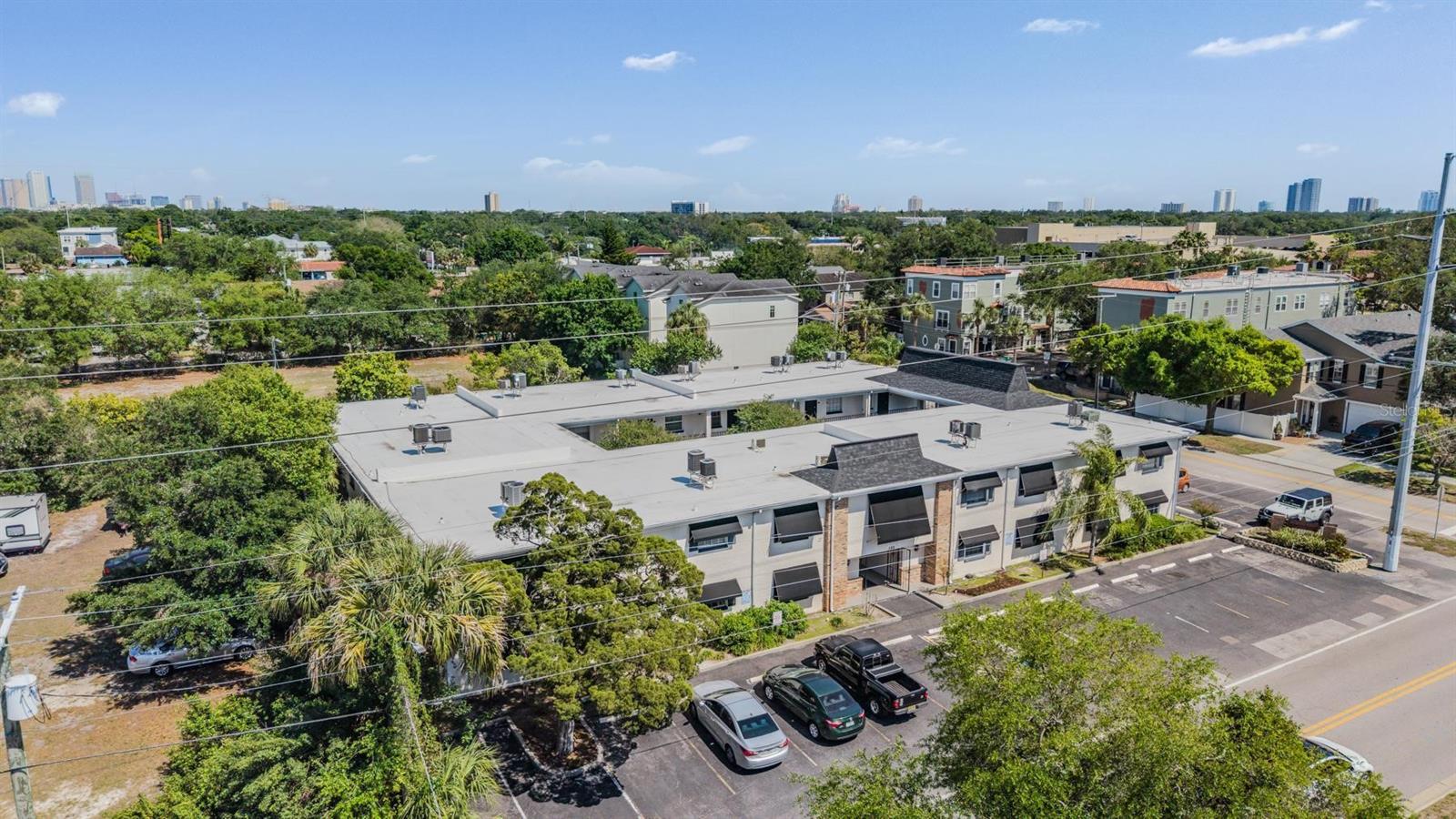 KINGSTON COURT VILLAS - Residential