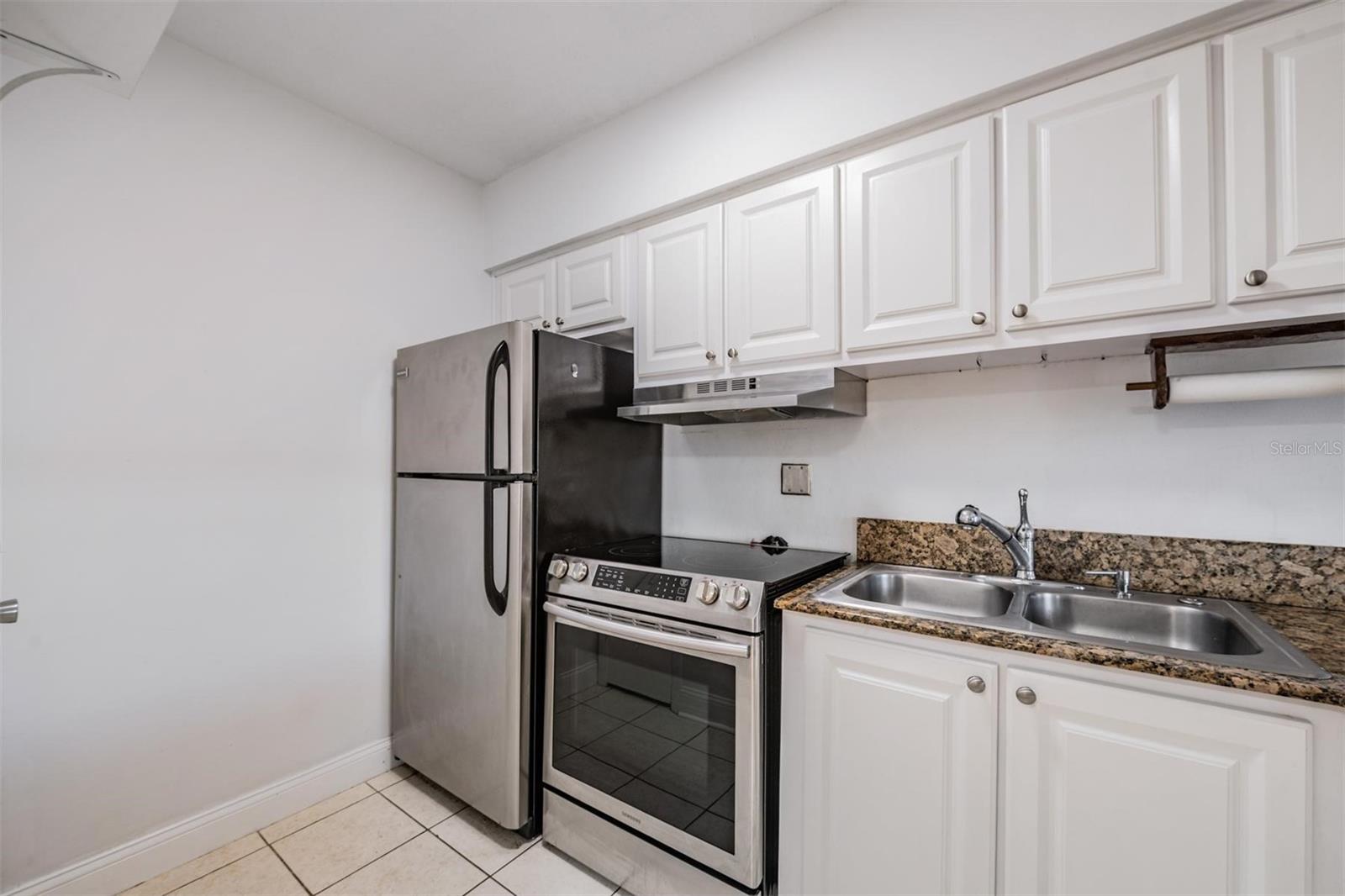 KINGSTON COURT VILLAS - Residential