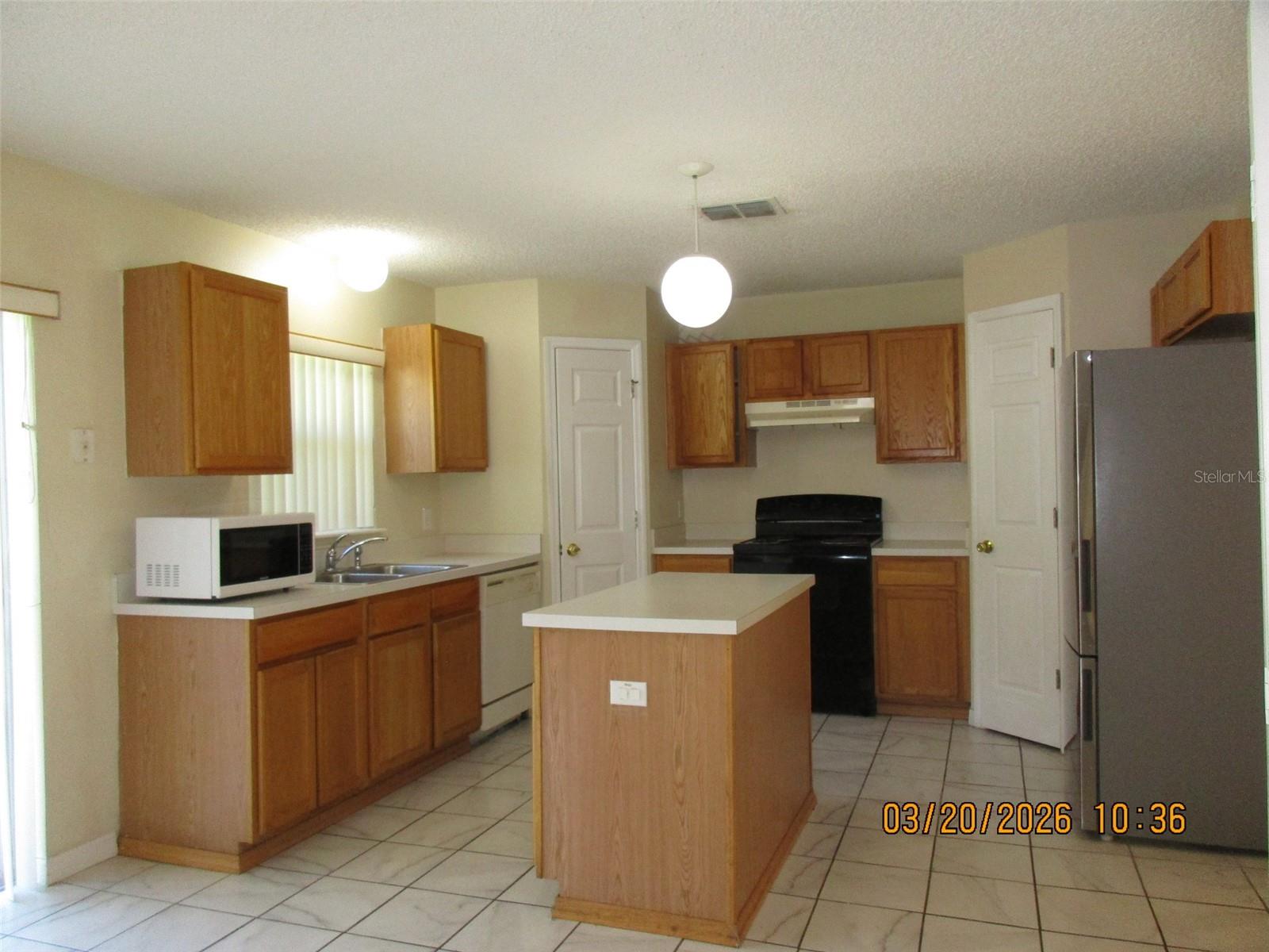 WETHERBEE LAKES SUB - Residential Lease