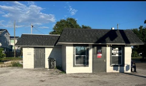 Photo of 840 16th Street S, St Petersburg, FL 33705 (MLS # TB8433040)