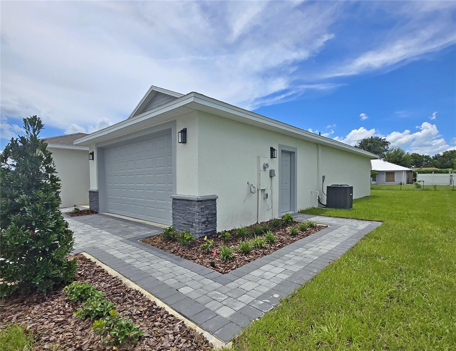 516 IVY DRIVE