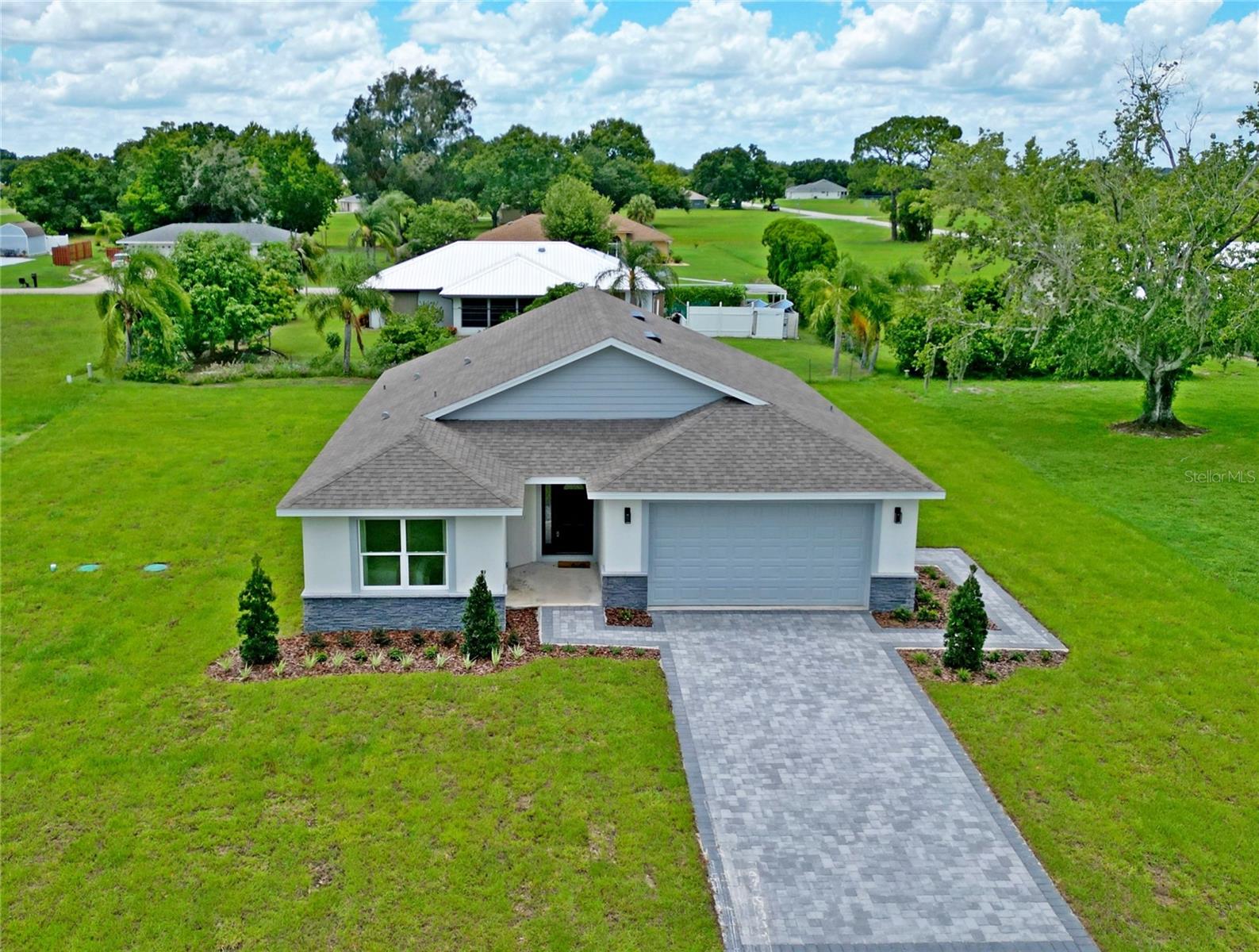 516 IVY DRIVE