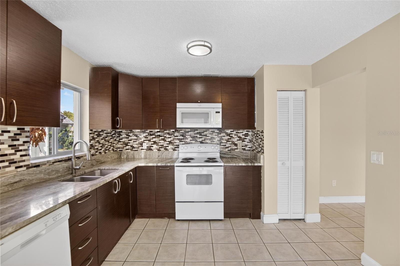 PEPPERMILL AT PROVIDENCE LAKES - Residential