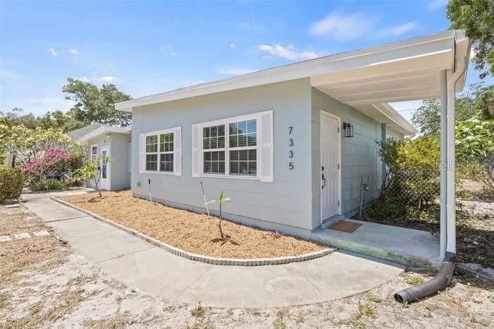 ?? Coastal Retreat Near Treasure Island & Madeira Beach!
Welcome to your St. Pete getaway, perfectly located just minutes from the soft sands of Treasure Island and Madeira Beach. This fully rehabbed 2-bedroom, 1-bath home blends coastal charm with modern comfort — ideal for short stays, or traveling professionals looking to relax and enjoy the Florida lifestyle.
??? Inside the Home
Step into a bright, open living area with cozy seating and a bonus den featuring a charming fireplace — perfect for unwinding after a day at the beach. The updated kitchen and sunny breakfast nook make mealtime a breeze, whether you’re sipping morning coffee or entertaining friends.
?? Outdoor Living
The fully fenced backyard is great for your furry companions, offering plenty of space to play. Enjoy the Florida breeze from your covered lanai, complete with comfortable outdoor seating — ideal for BBQs, evening cocktails, or quiet mornings.
?? Extras & Amenities
• Washer & dryer in a private exterior laundry room
• Smart TV & WiFi for streaming or remote work
• Driveway parking and convenient beach access nearby
• Close to dining, shopping, and St. Pete’s famous beach nightlife
?? Whether you’re here for a quick escape or an extended stay, this home has everything you need to feel right at home in paradise.