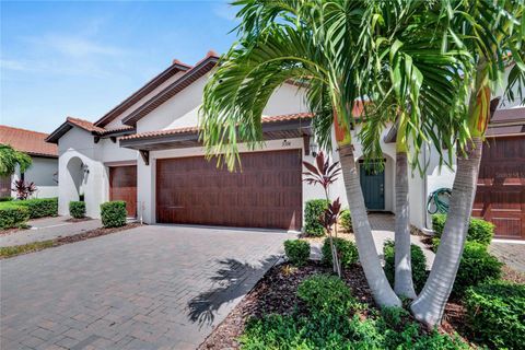 A home in WIMAUMA