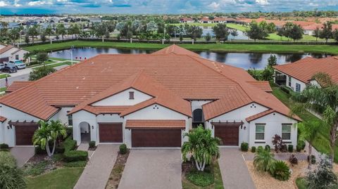 A home in WIMAUMA