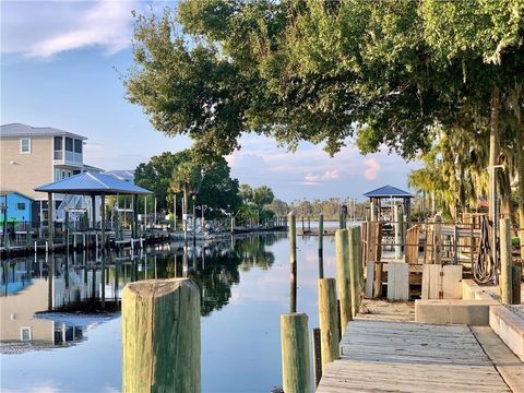 A home in CRYSTAL RIVER