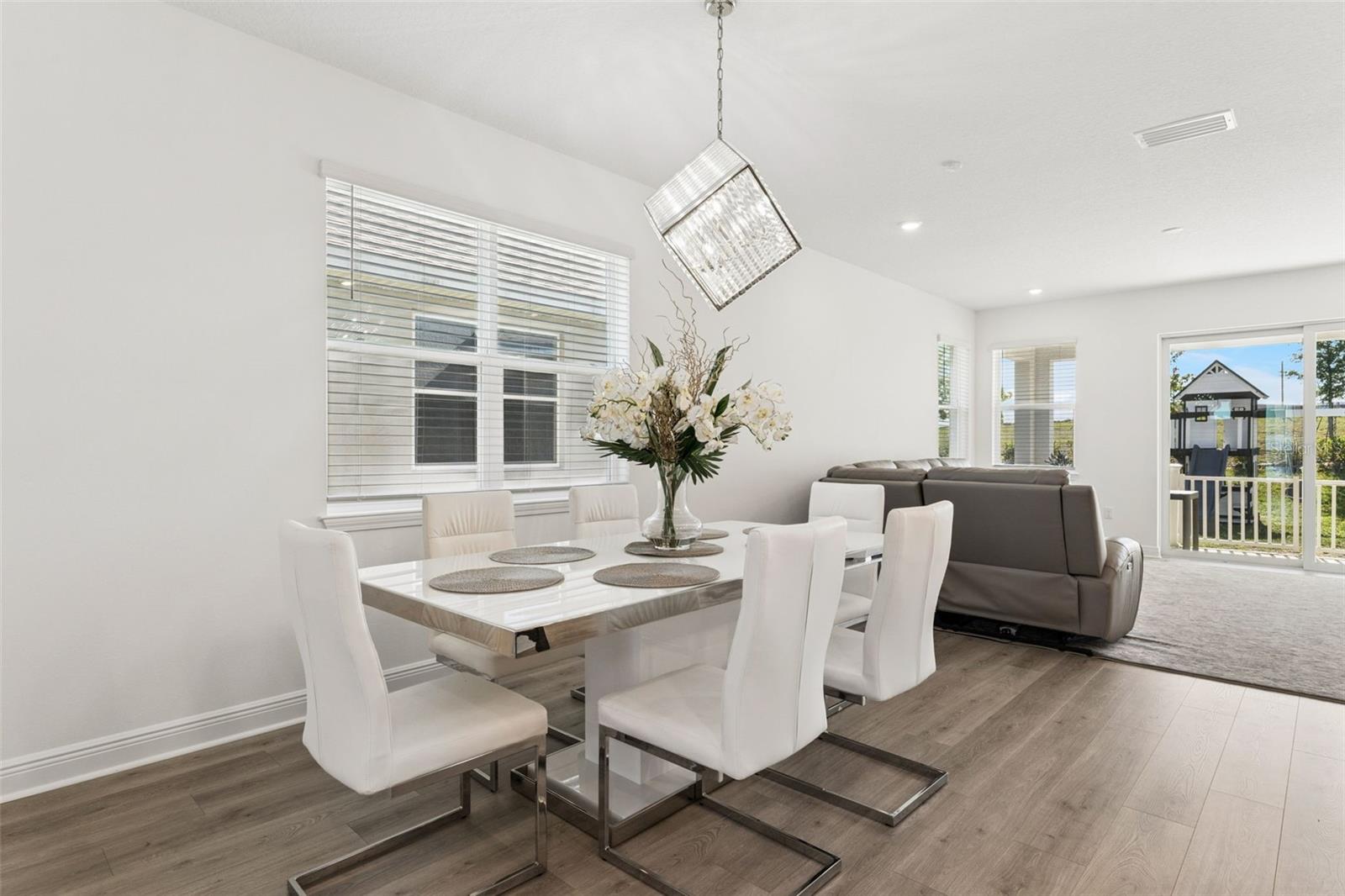 1952 SUNSHINE PEAK DRIVE