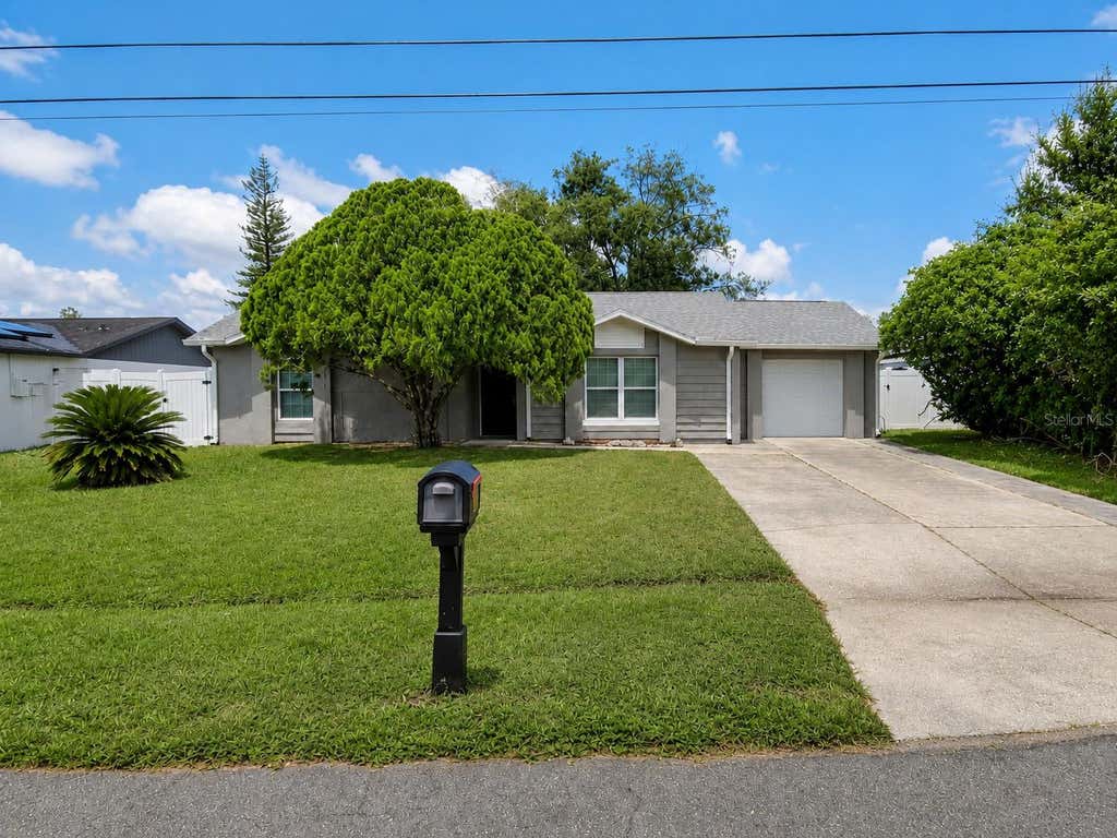 Photo of 326 Colonade Court, Kissimmee, FL 34758 (MLS # S5156187)