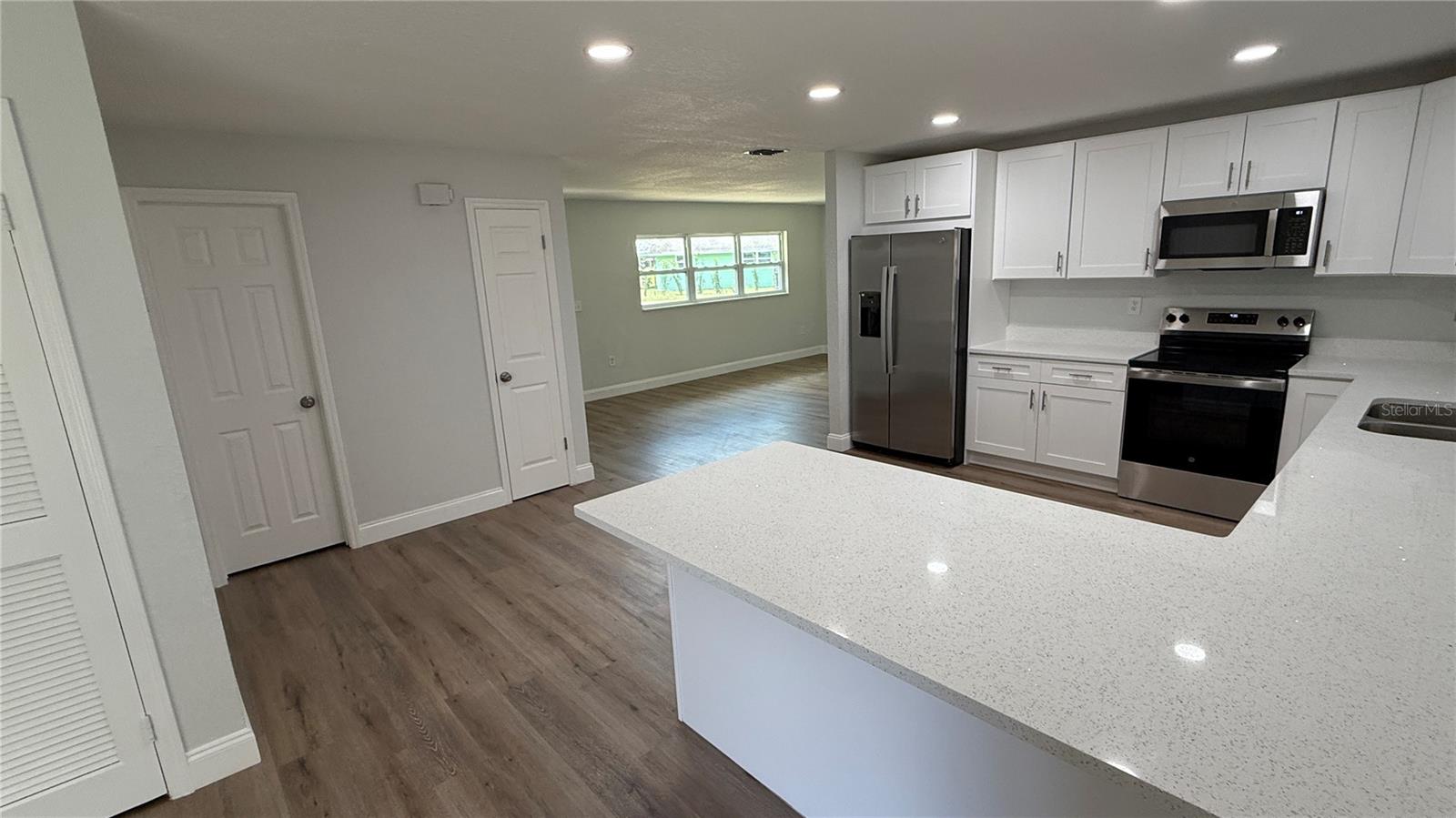 LAKE PADGETT ESTATES UNREC SUB - Residential