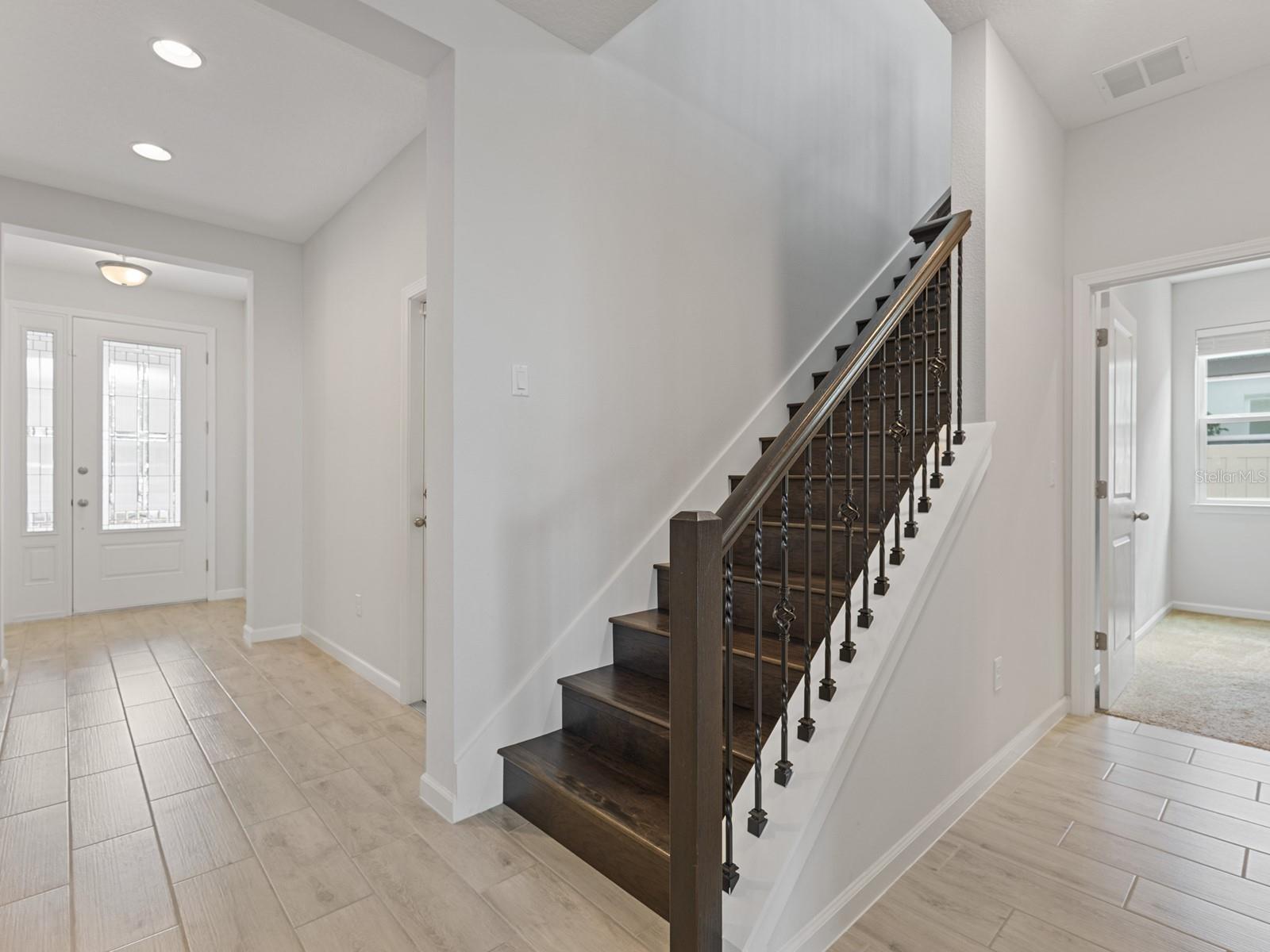 5697 ORANGE ORCHARD DRIVE