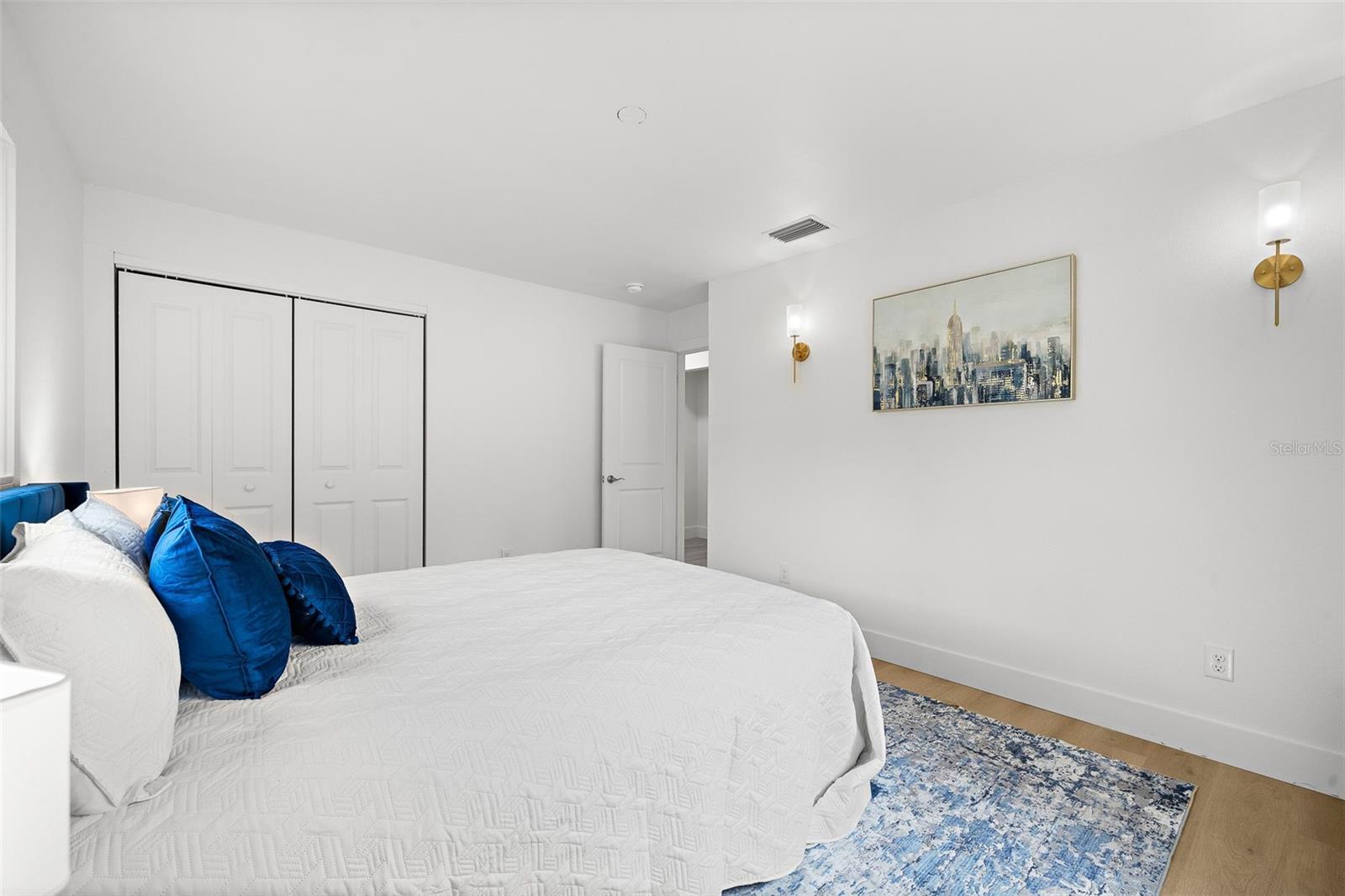 LAKEWOOD - Residential