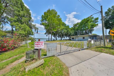 A home in PALM HARBOR