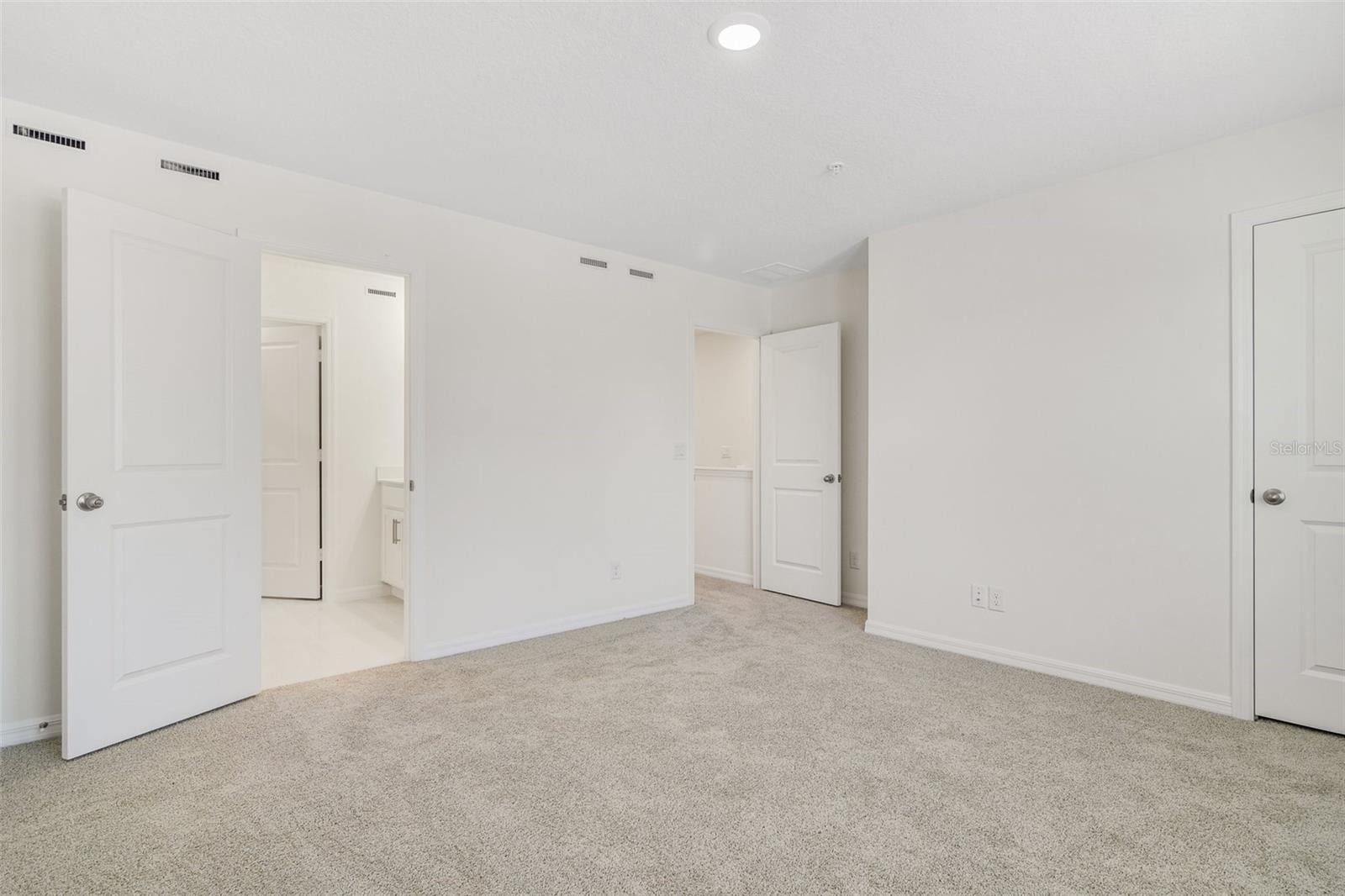 TOWNS AT RIVERWALK - Residential