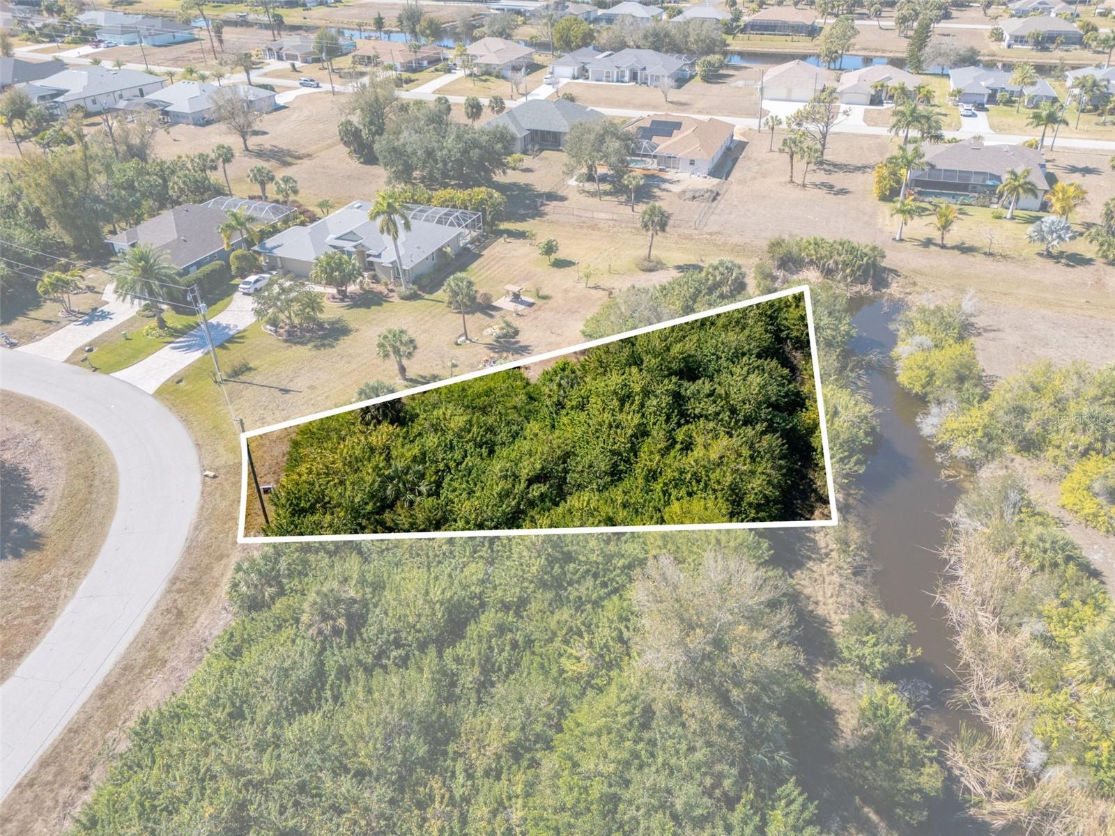 ROTONDA LAKES - Land