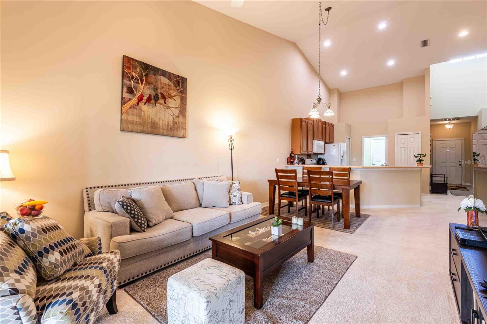 TRADITIONS PH 01 - Residential