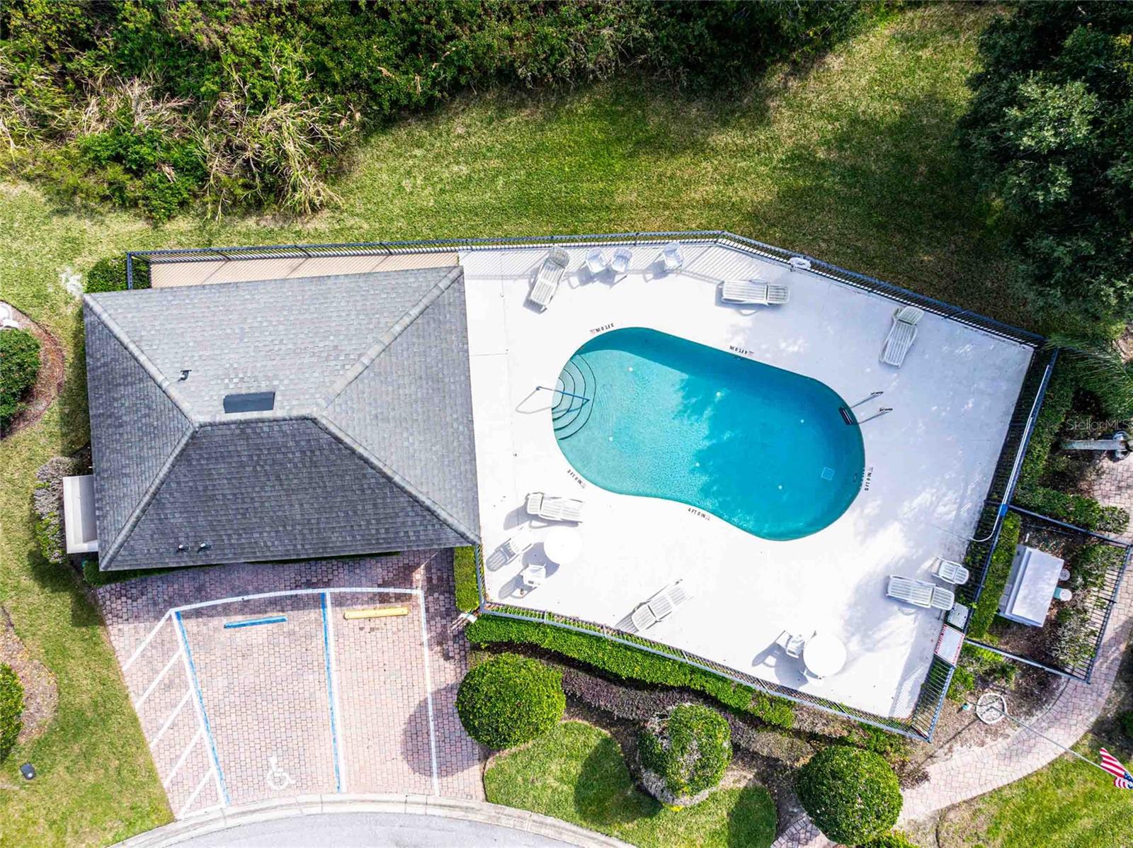 TRADITIONS PH 01 - Residential